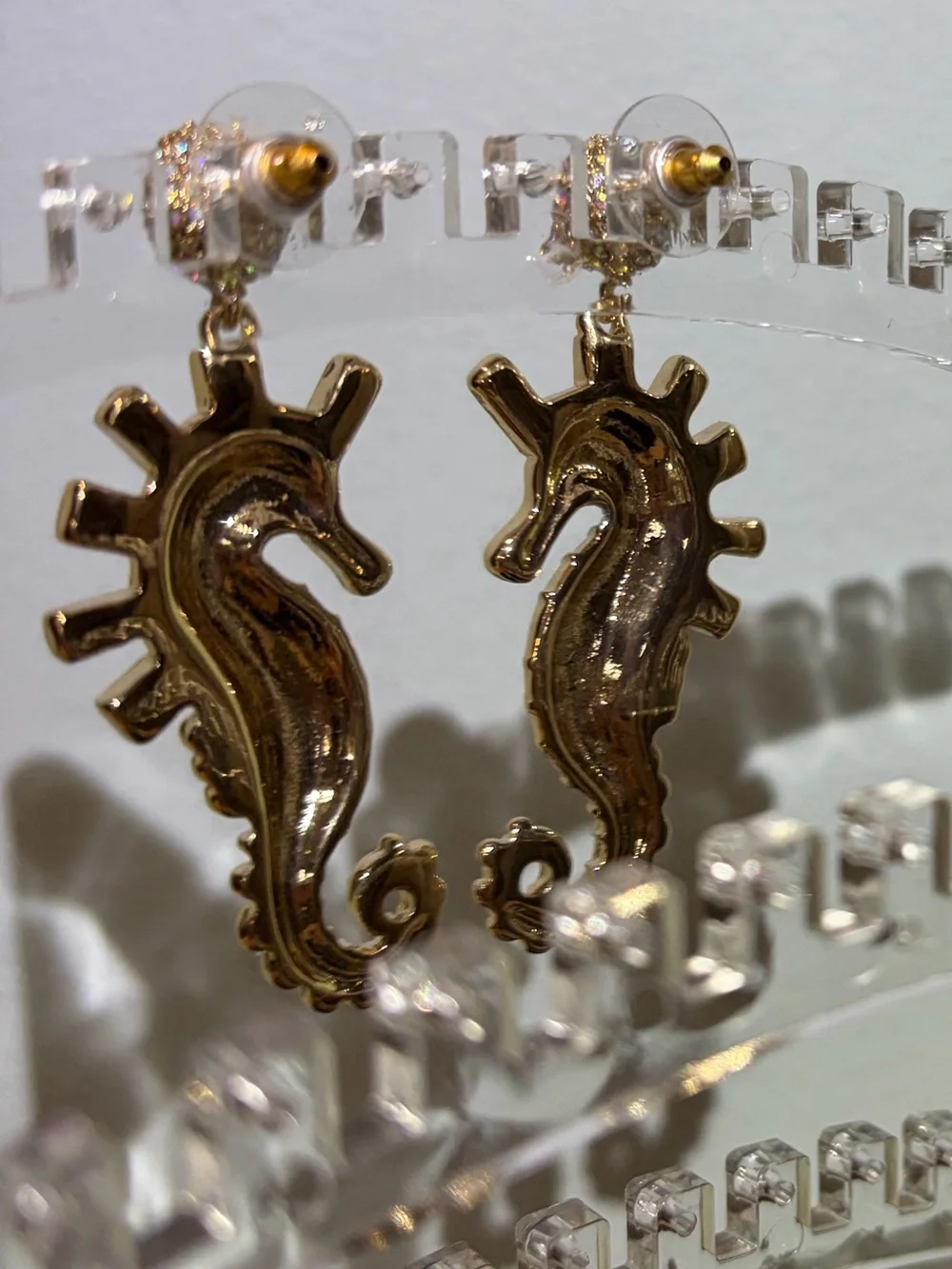 NWOT Gold Tone Seahorse Drop Chandelier Pierced Earrings with Pastel Crystals